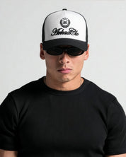 Trucker Cap Blanca con Negro