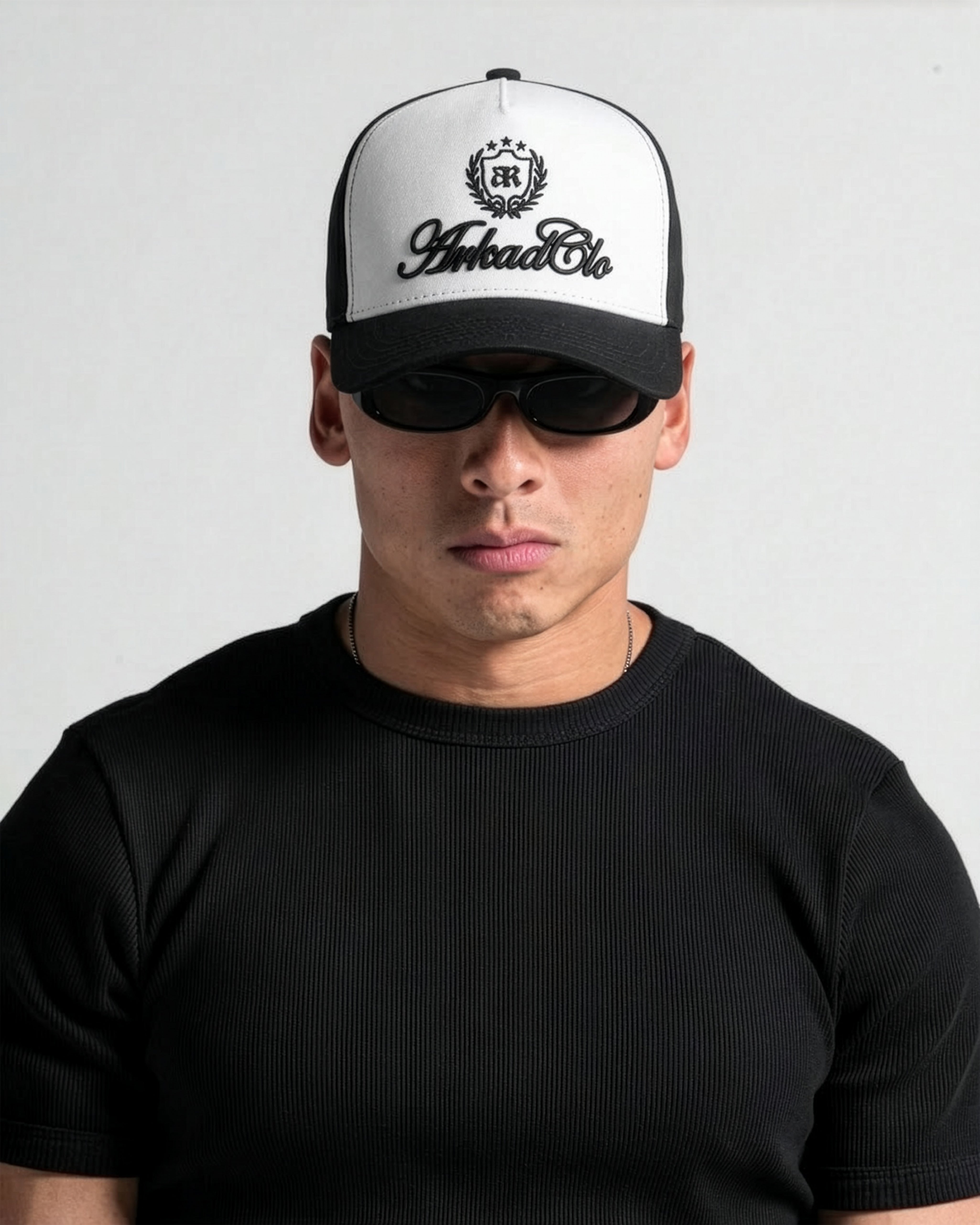 Trucker Cap Blanca con Negro