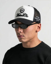 Trucker Cap Blanca con Negro