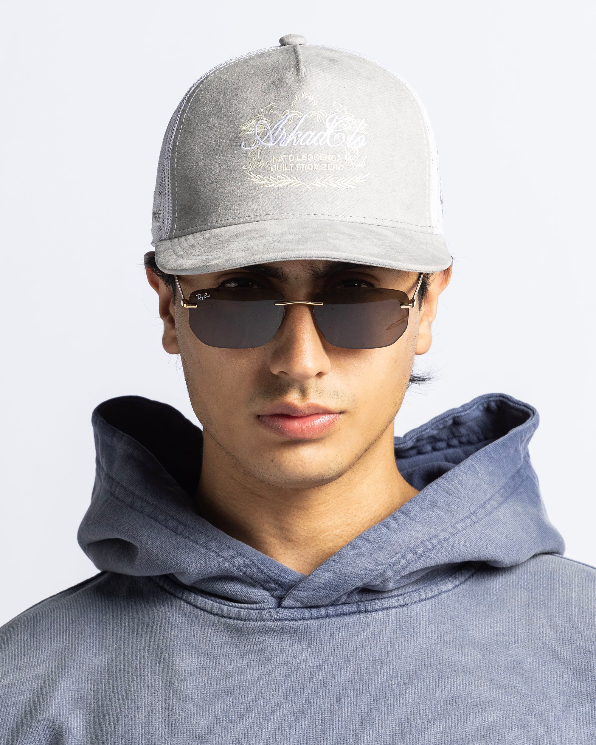 Gorra Gris Velvet Nato Leggenda