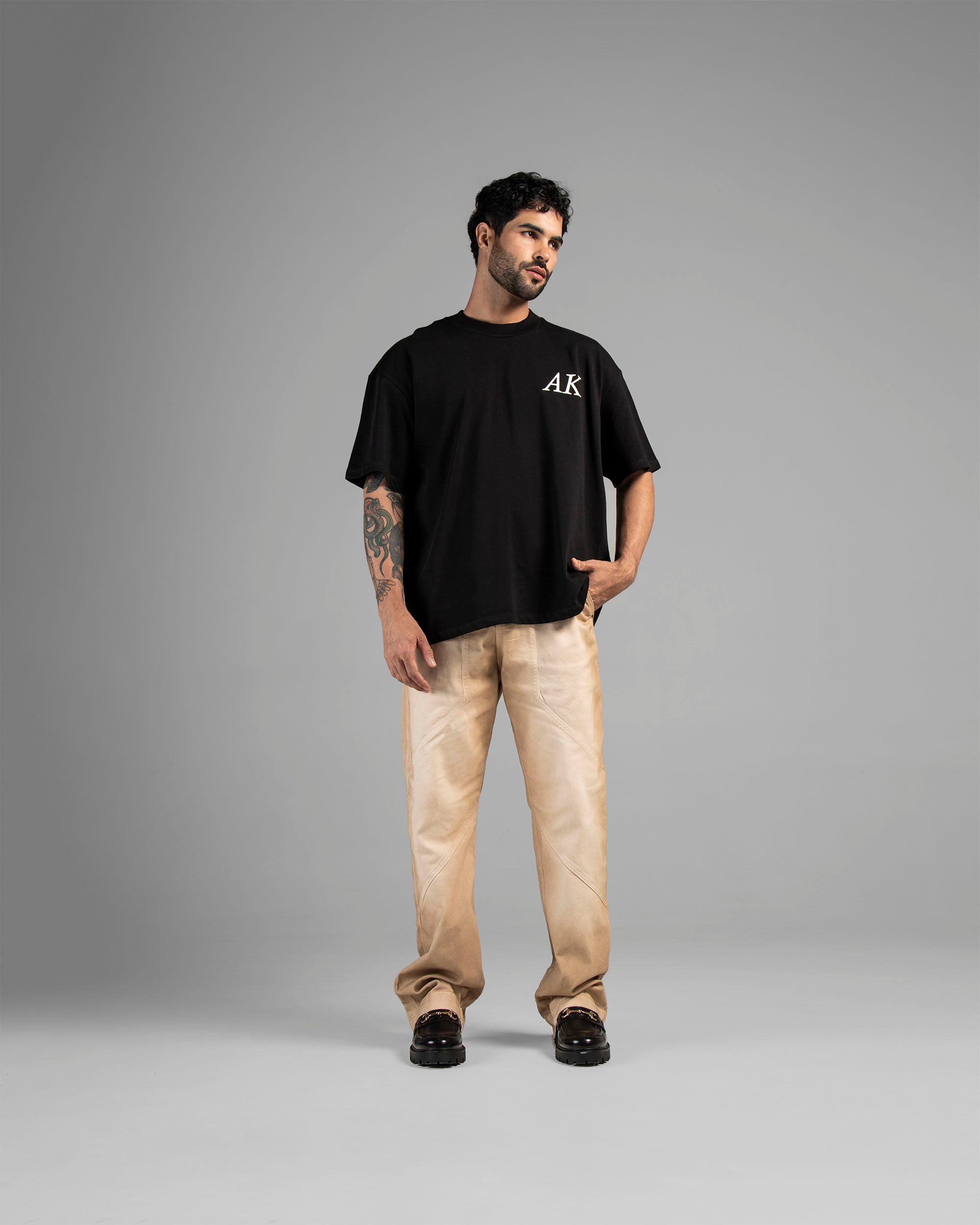 Tshirt Negra AK - Oversize