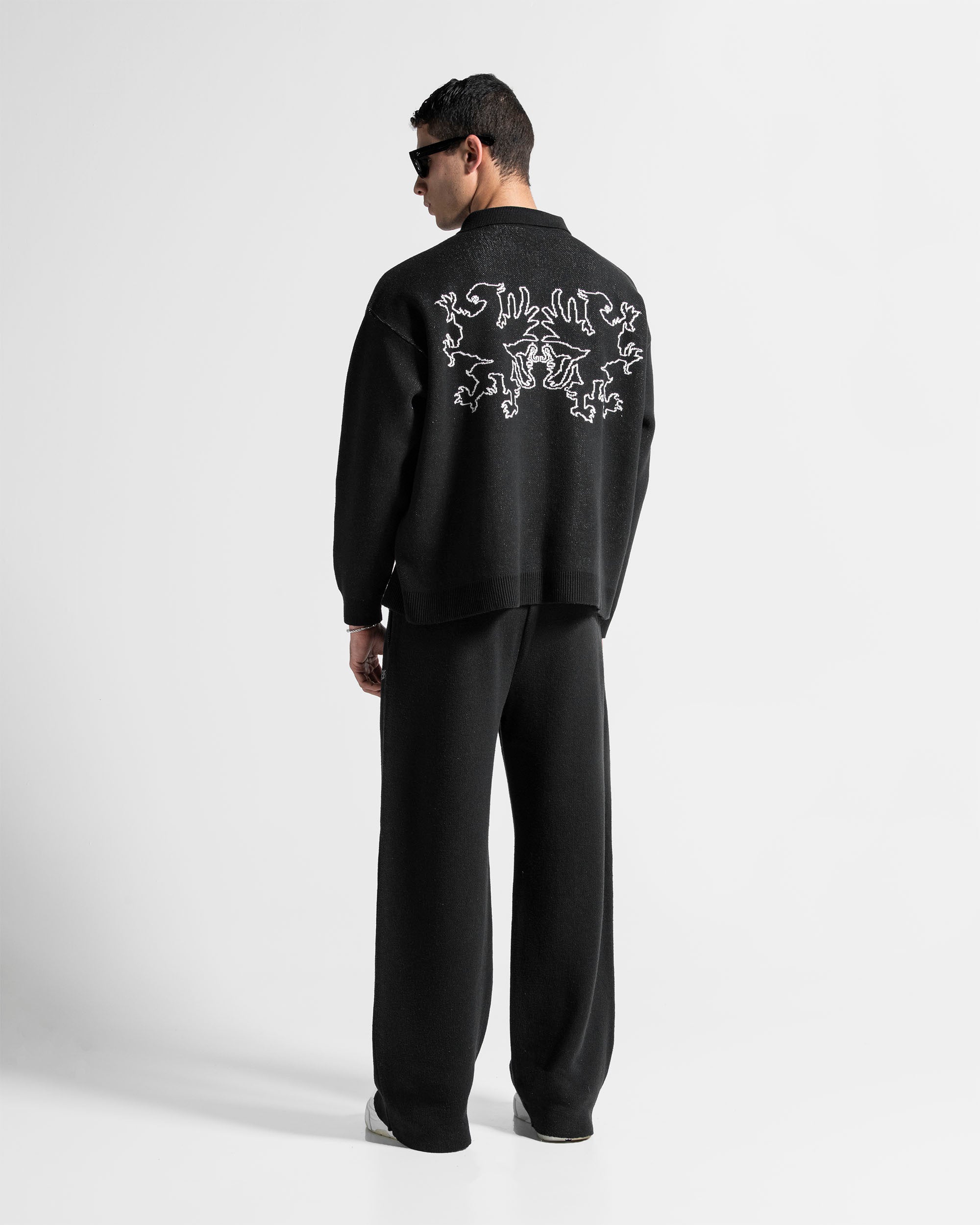 Knit Sweater Polo Negro Con Blanco