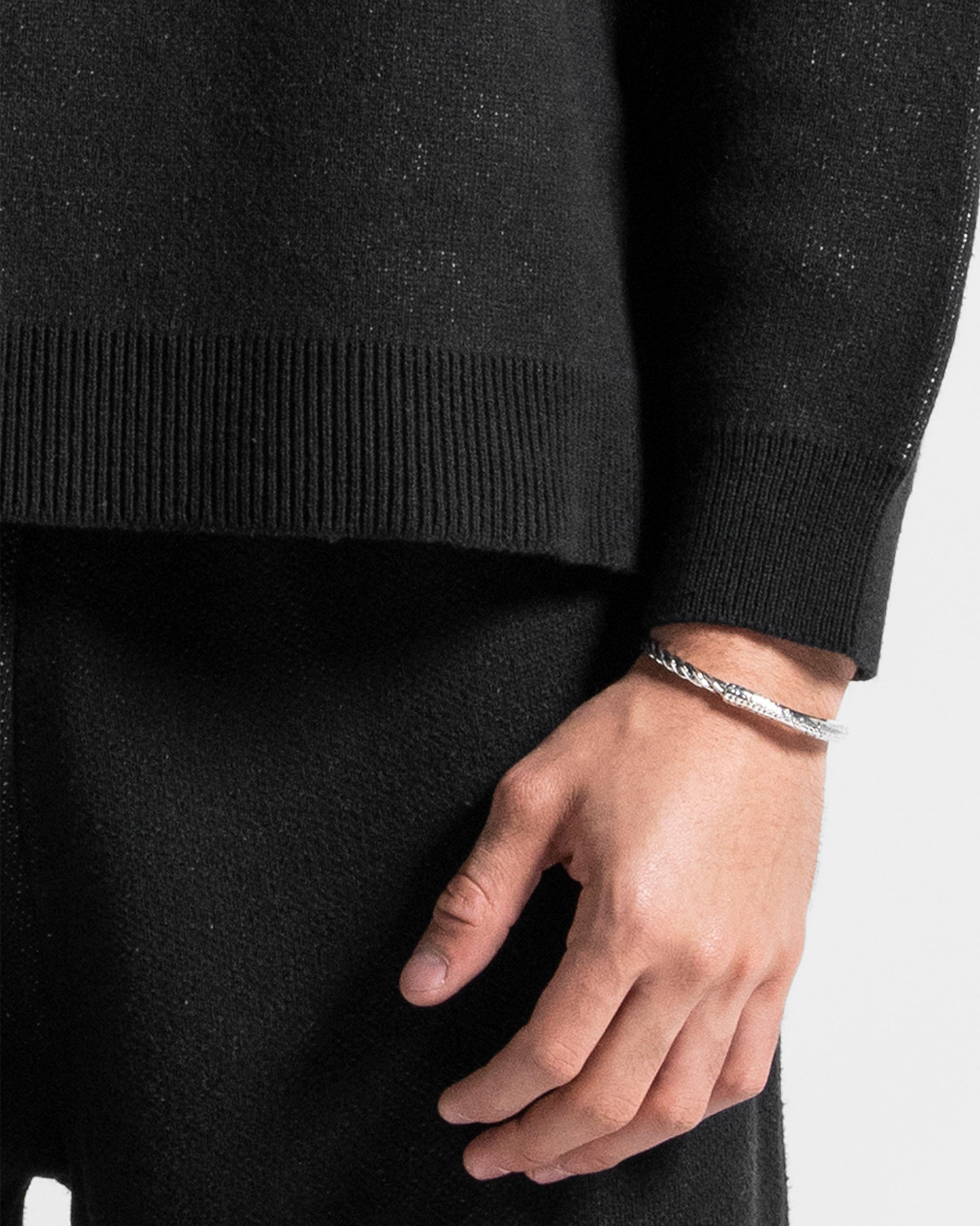 Knit Sweater Polo Negro Con Blanco