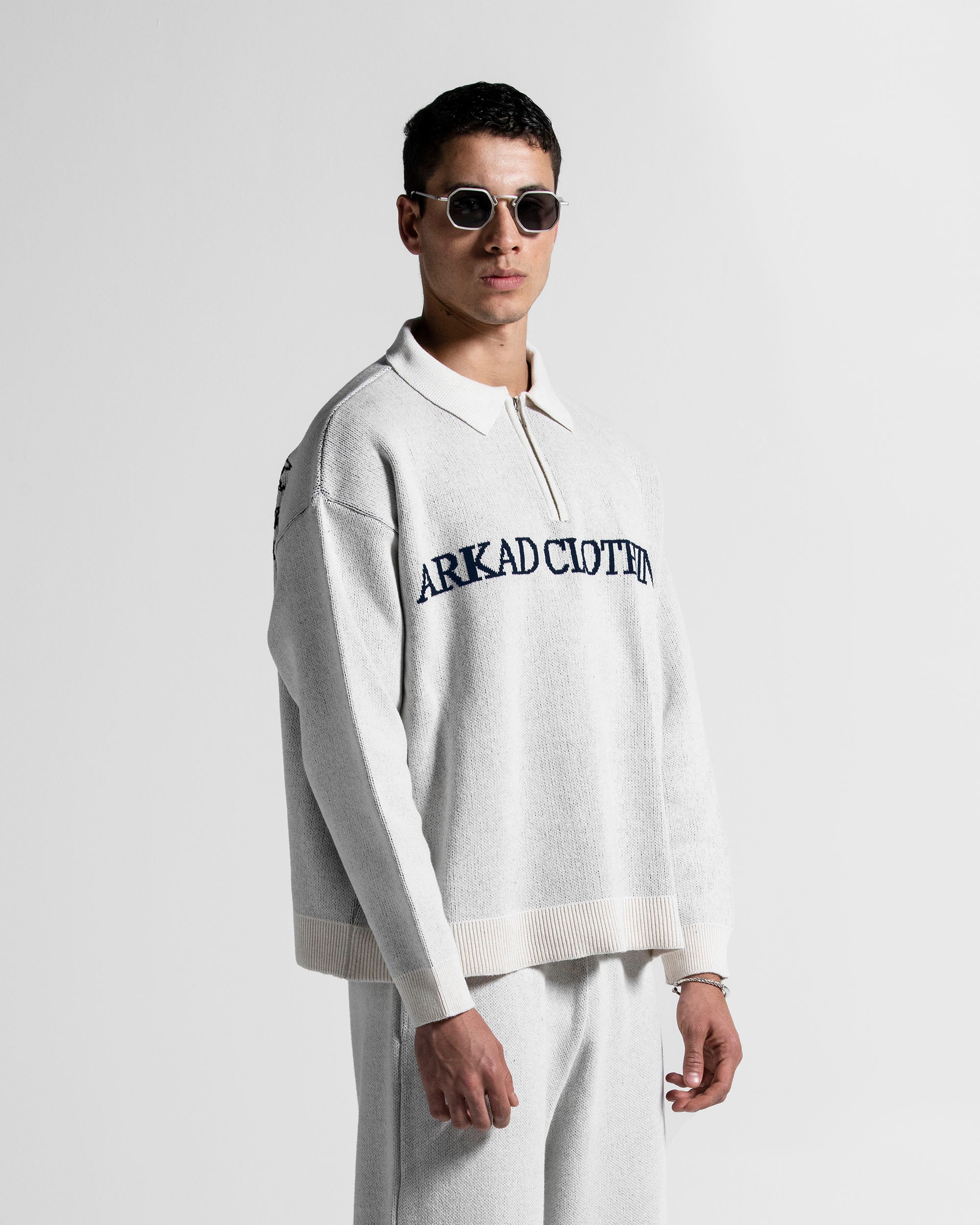 Knit Sweater Polo Blanco Con Azul