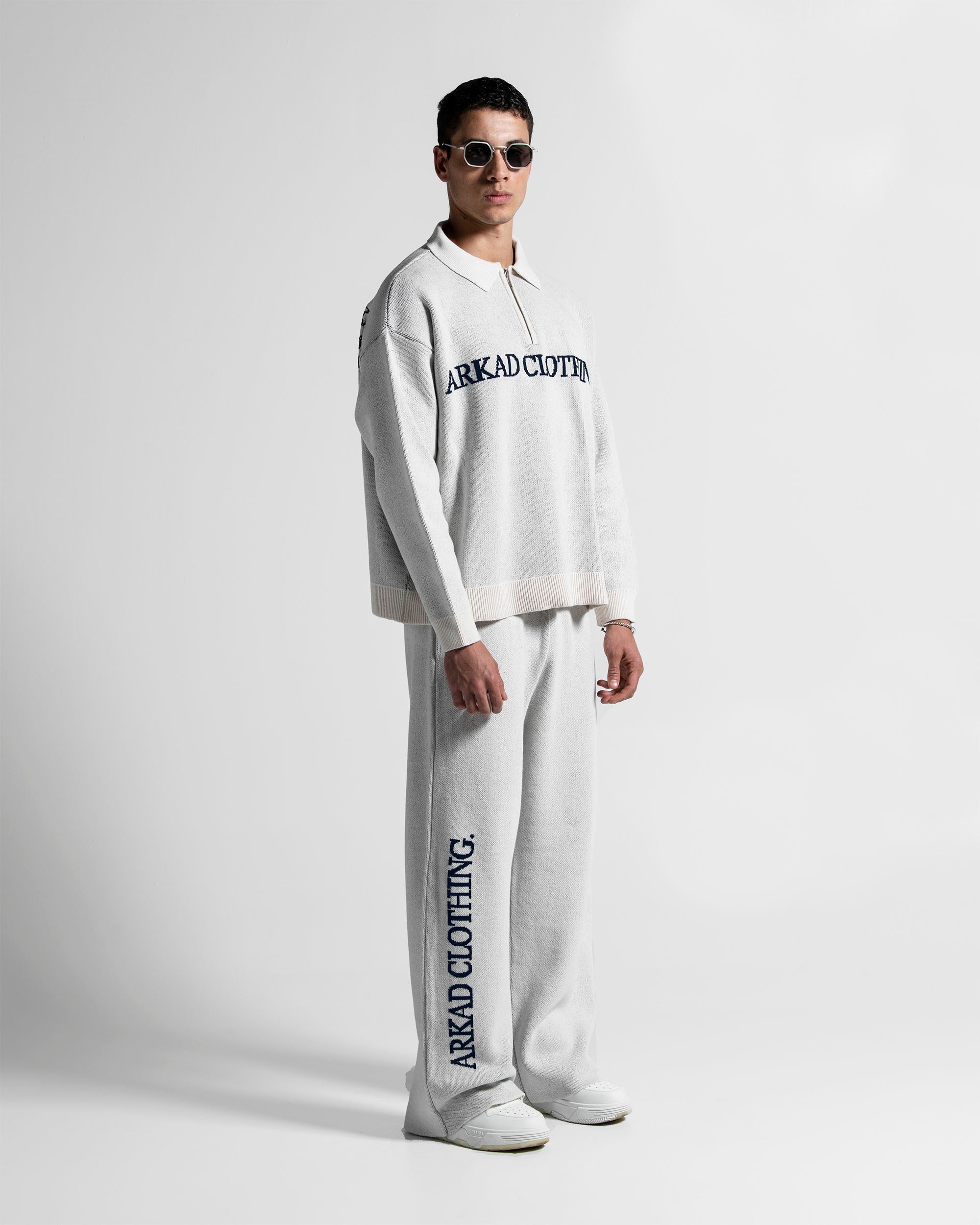 Knit Sweater Polo Blanco Con Azul